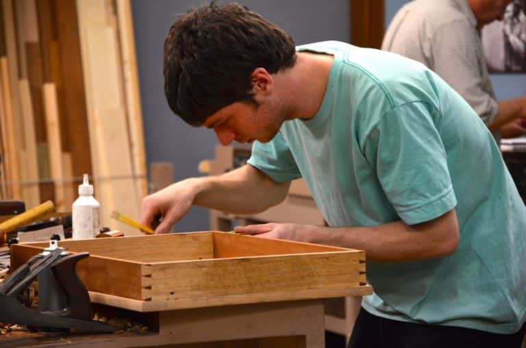 A New and Alternative Reality – That’s Hand Tool Woodworking