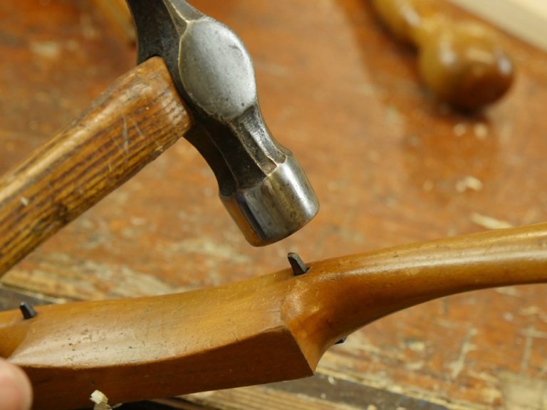 Setting the traditional wooden spokeshave